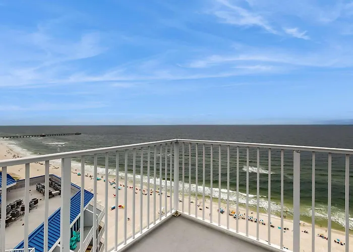 Holiday home Beachfront Corner Penthouse With Amazing View Balcony & Shared Pools Hot Tubs