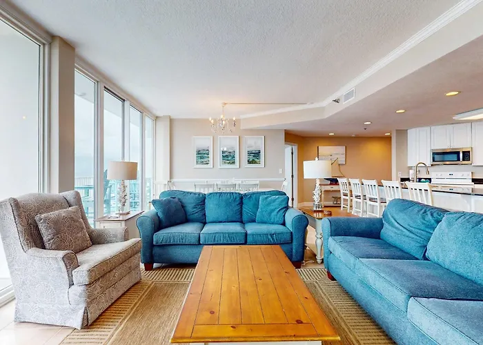 Holiday home Beachfront Corner Penthouse With Amazing View Balcony & Shared Pools Hot Tubs *