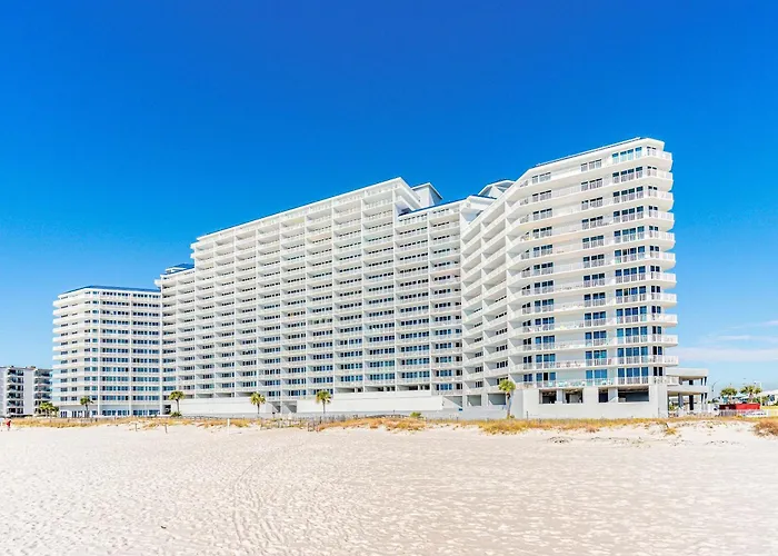 Holiday home Beachfront Corner Penthouse With Amazing View Balcony & Shared Pools Hot Tubs
